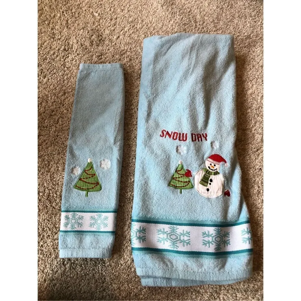 Holiday Christmas Seasonal Snowman and Snowflake Blue Bathroom Towel and Washclo